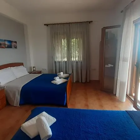 To Let Spiropali בית הארחה 3*