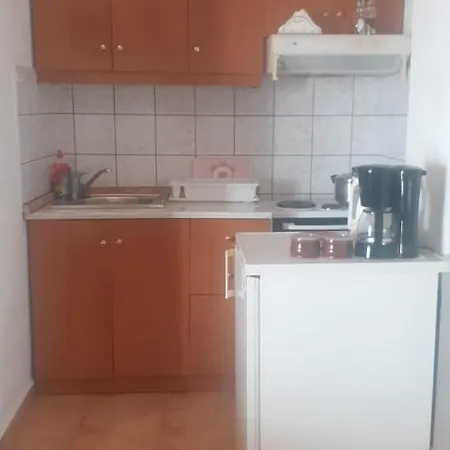 To Let Spiropali בית הארחה