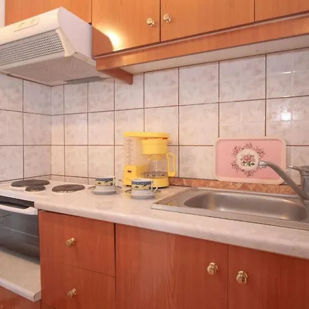 To Let Spiropali 3*