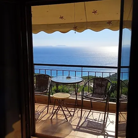 Πανσιόν To Let Spiropali
