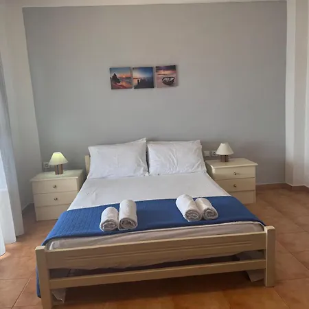 To Let Spiropali Piqeras