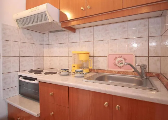 To Let Spiropali 3*